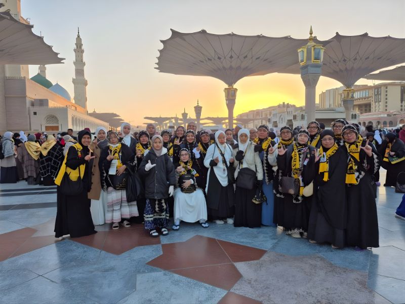 Jannah Firdaus memberangkatkan jamaah umroh lansia dengan aman, nyaman, dan penuh kebahagiaan